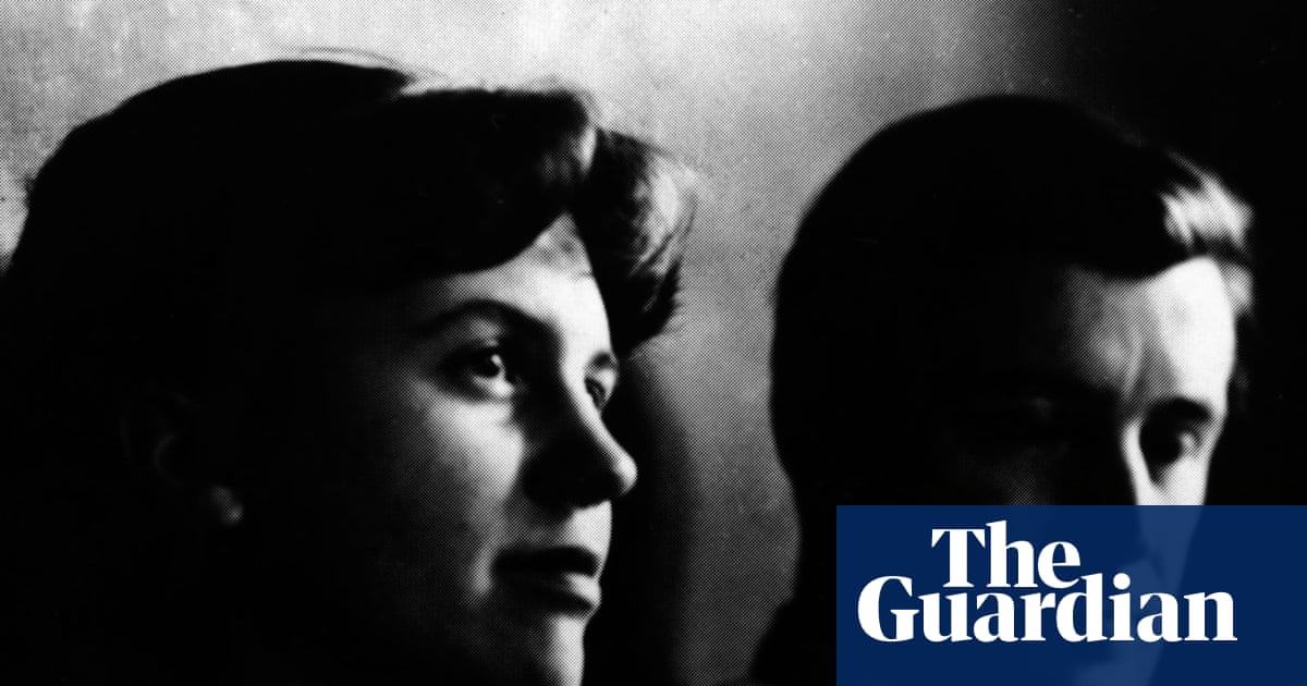The Daffodil Days by Helen Bain review – virtuoso portrait of Ted Hughes and Sylvia Plath’s final year