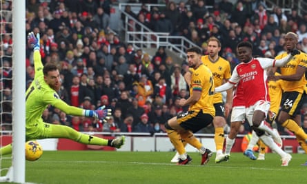 Arsenal vs Wolves highlights - Saka and Odegaard goals enough to keep  Gunners top amid nervy end 