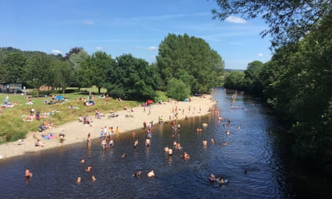 Swimmers at the River Wharfe at Ilkley