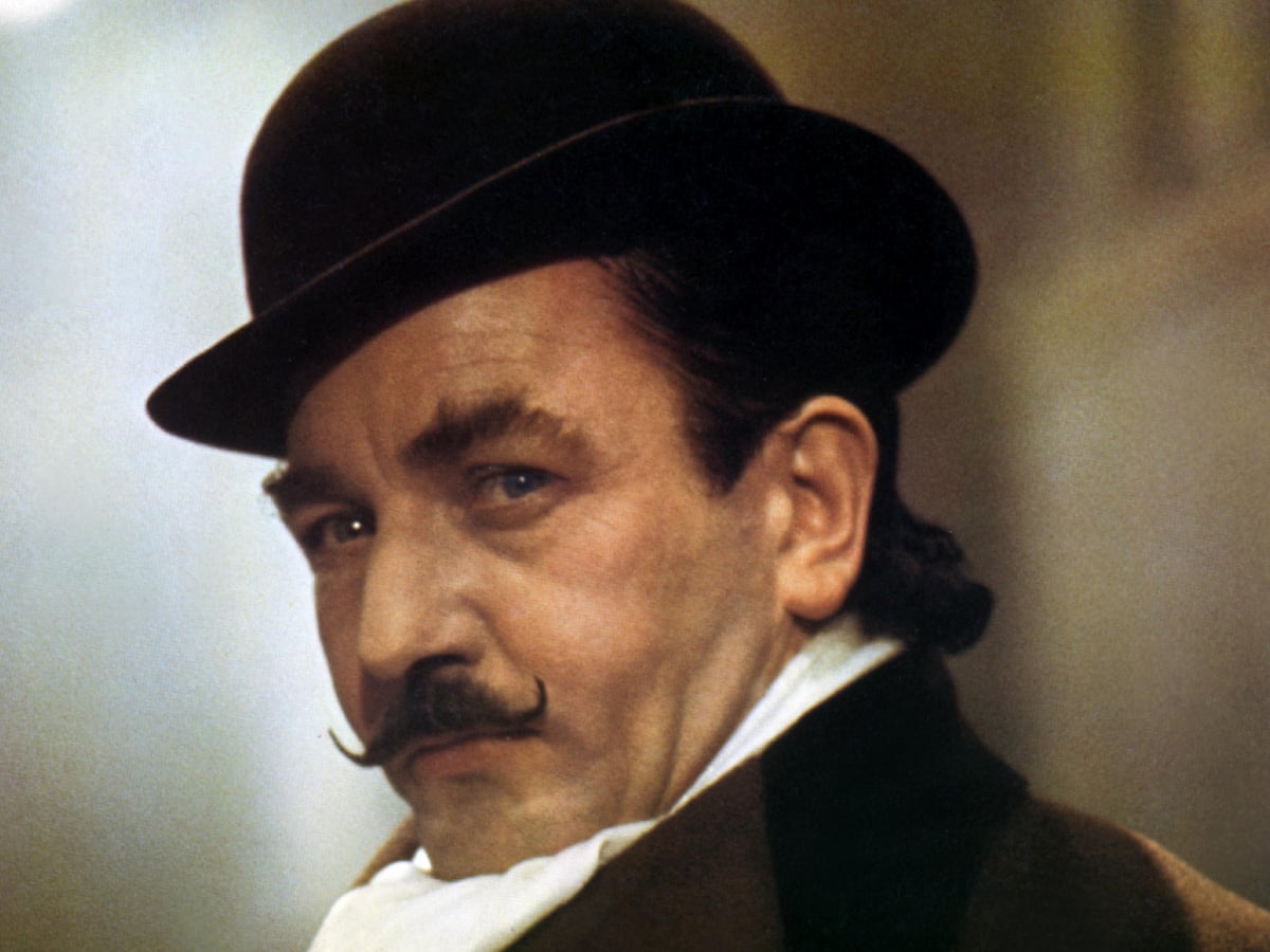 what cigarettes does hercule poirot smoke Hickory Dickory Detective! and the 1930s Charleston dance Hercule Poirot: an odd sort