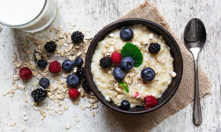 oatmeal porridge with fresh berries