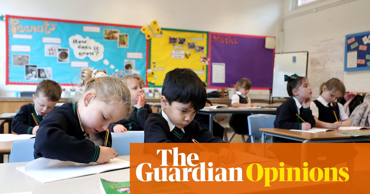 Why are ministers obsessed with teaching children to read using phonics?
