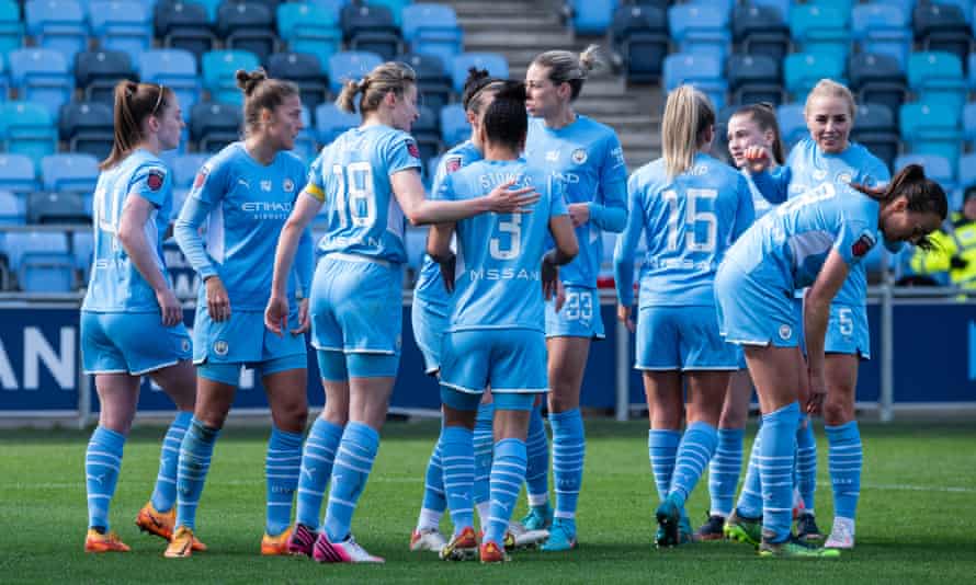 Manchester City’s Lauren Hemp (fourth right) celebrates scoring the first goal of the game with team-mates.
