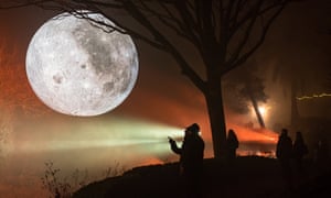 Leonardslee giant moon over the lake