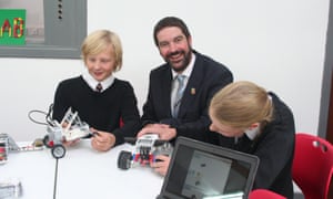Ollie Bray and children making Lego cars