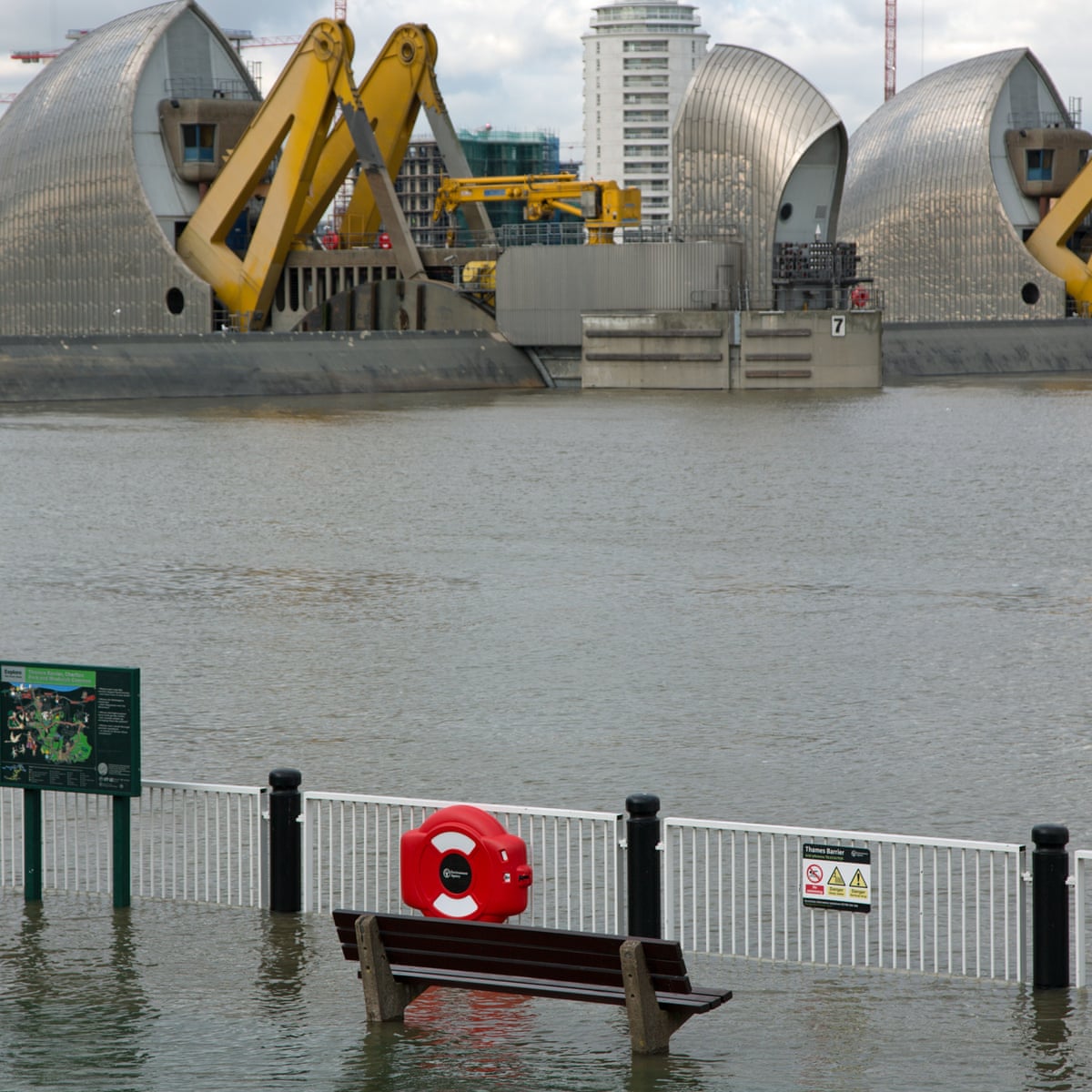 London Flood Alerts In Place As Astronomical Tides Hit Thames London The Guardian London Flood Alerts In Place As Astronomical Tides Hit Thames London The Guardian