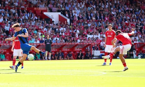 Morgan Gibbs-White scores for Forest!