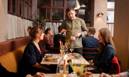 Kirk Haworth talks Morwenna and her guest through the slow cooked leeks, chestnut cream, jalapeño & gooseberry dressing with frozen verjus