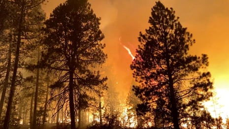 Oregon blaze threatens 2,000 homes as new wildfires erupt in western states – video