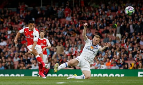 Arsenal’s Alexis Sanchez shoots at goal