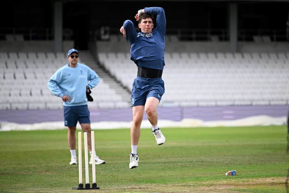 Dan Lawrence bowls in the nets