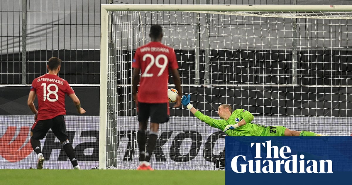 Manchester United seal semi-final spot as Bruno Fernandes sinks Copenhagen