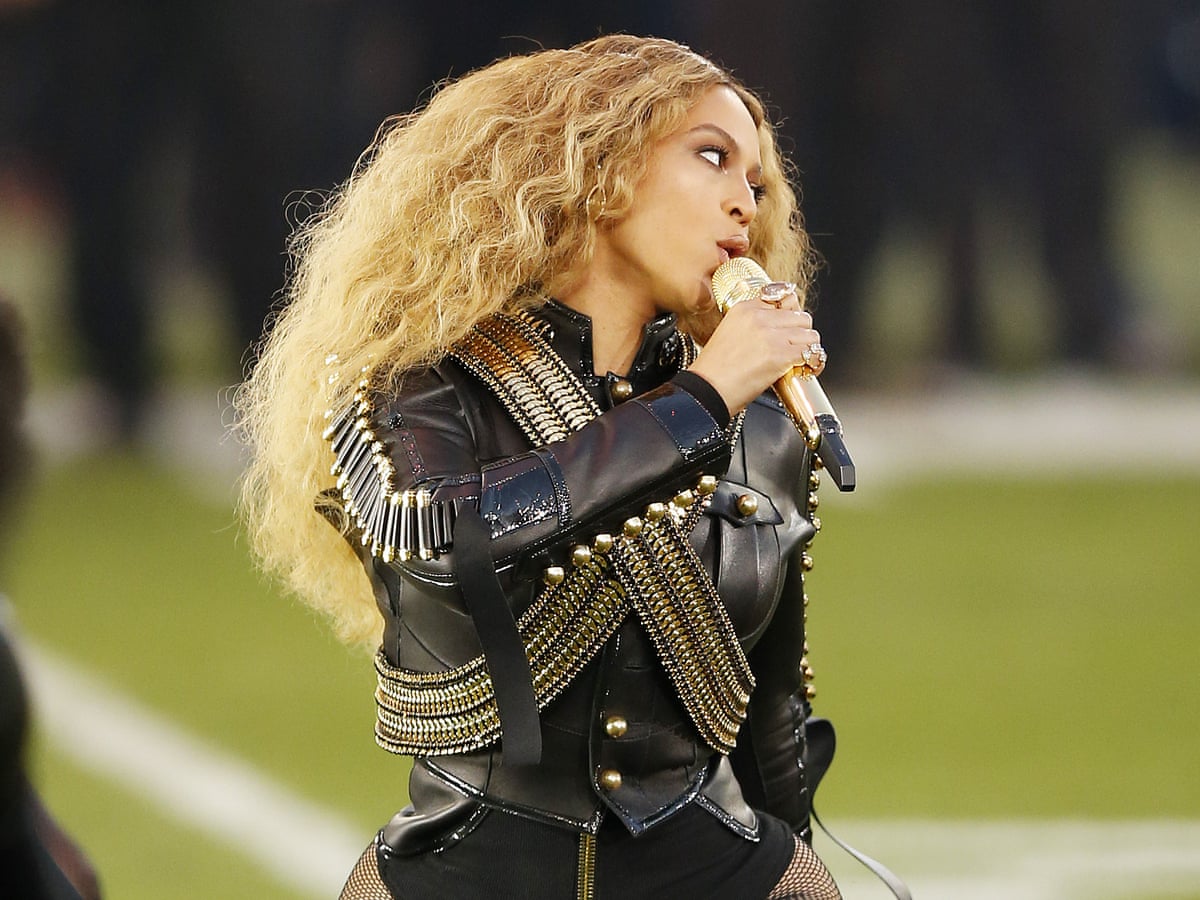 Beyonce Eyes Turn Black At Super Bowl