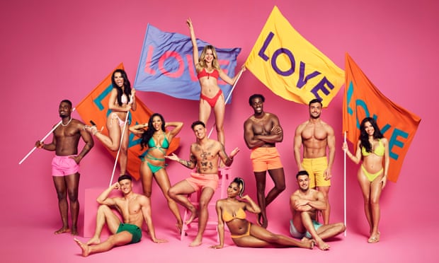 Love Island cast 2022 hold up 'love' flags