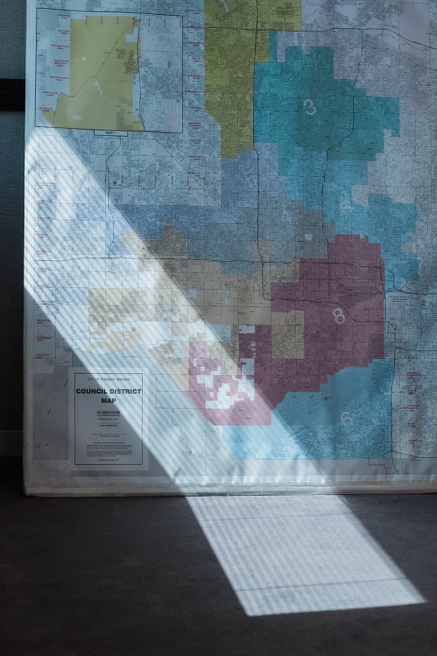 A map of Phoenix’s city council districts.