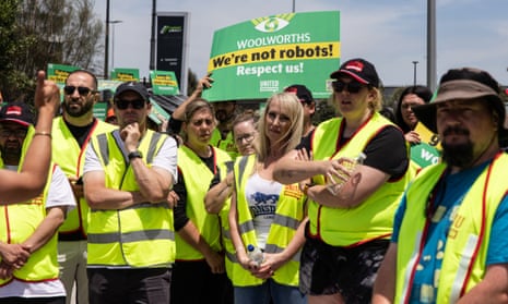 No deal between Woolworths and warehouse workers – as it happened