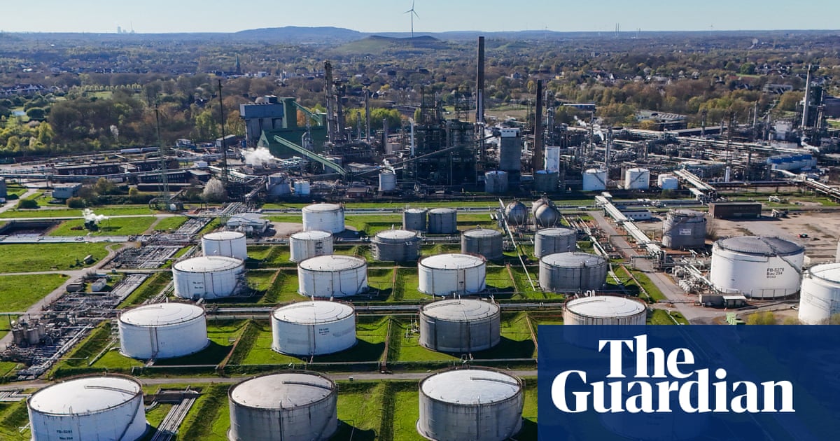 Oil prices decline and markets react following US-Iran ceasefire agreement