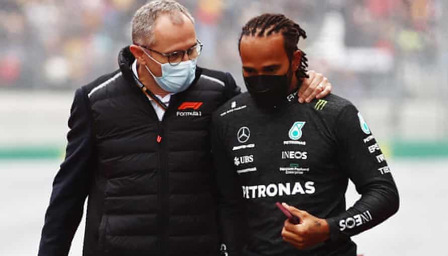 Stefano Domenicali avec Lewis Hamilton sur la grille du Grand Prix de Turquie à Istanbul