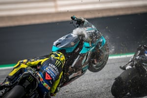 During the 2020 Austrian MotoGP, Franco Morbidelli’s bike flies between Valentino Rossi and Maverick Viñales, missing them both by inches.