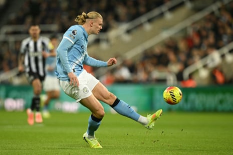 Erling Haaland with an early chance.