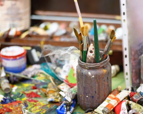 Painting accessories in the studioBusy studio of a painter, messy brushes and paint all over the studio, Nikon Z7
