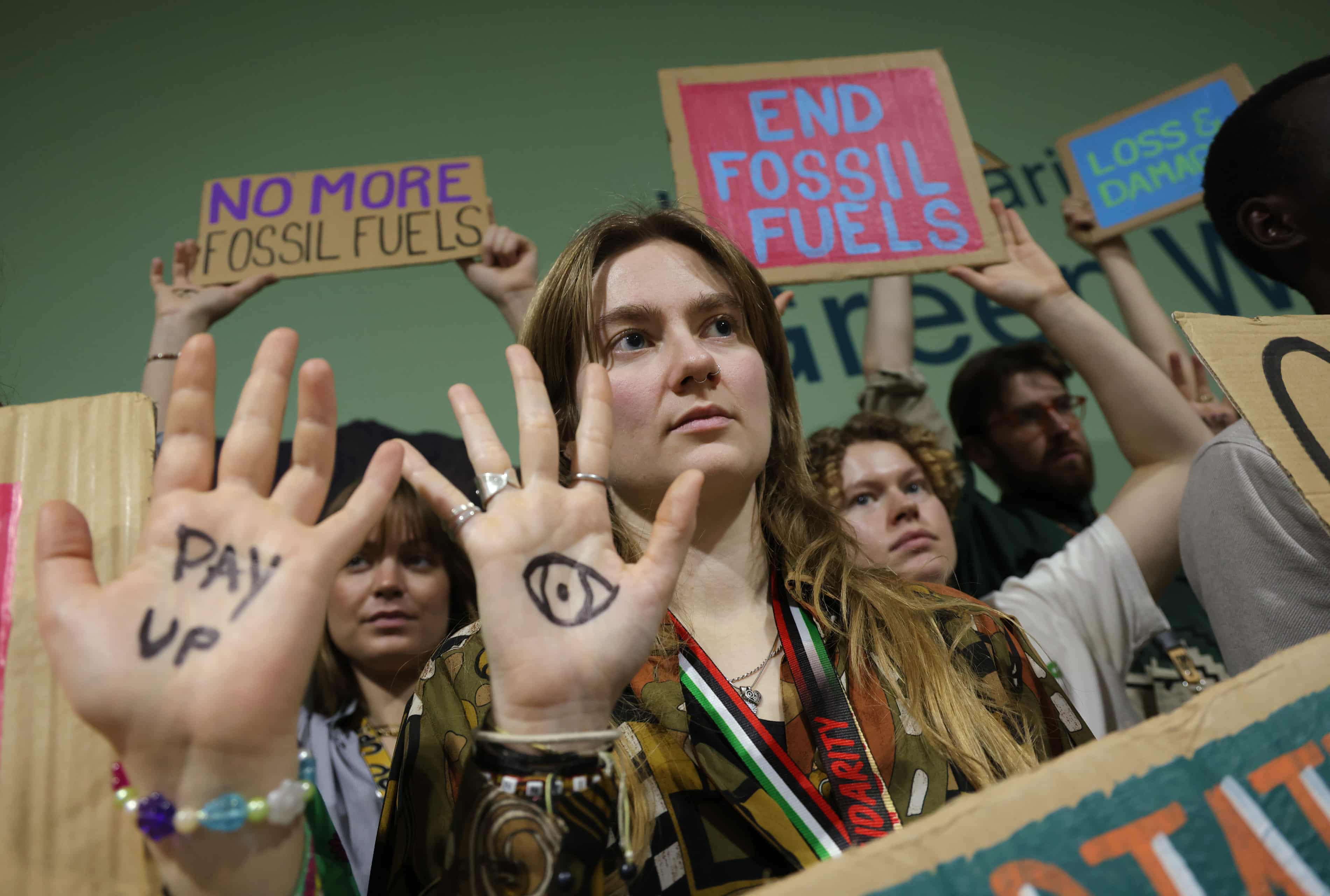 Huge election year worldwide sees weakening commitment to act on climate crisis (theguardian.com)