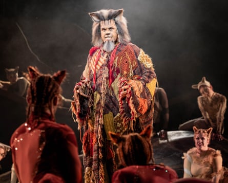 Gary Wilmot as Gus.