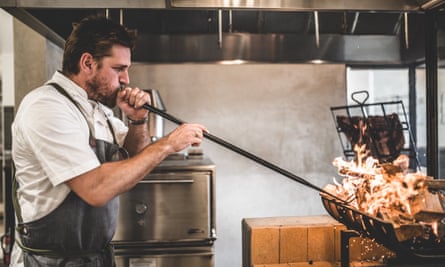 Curtis Stone in action at his LA restaurant Gwen