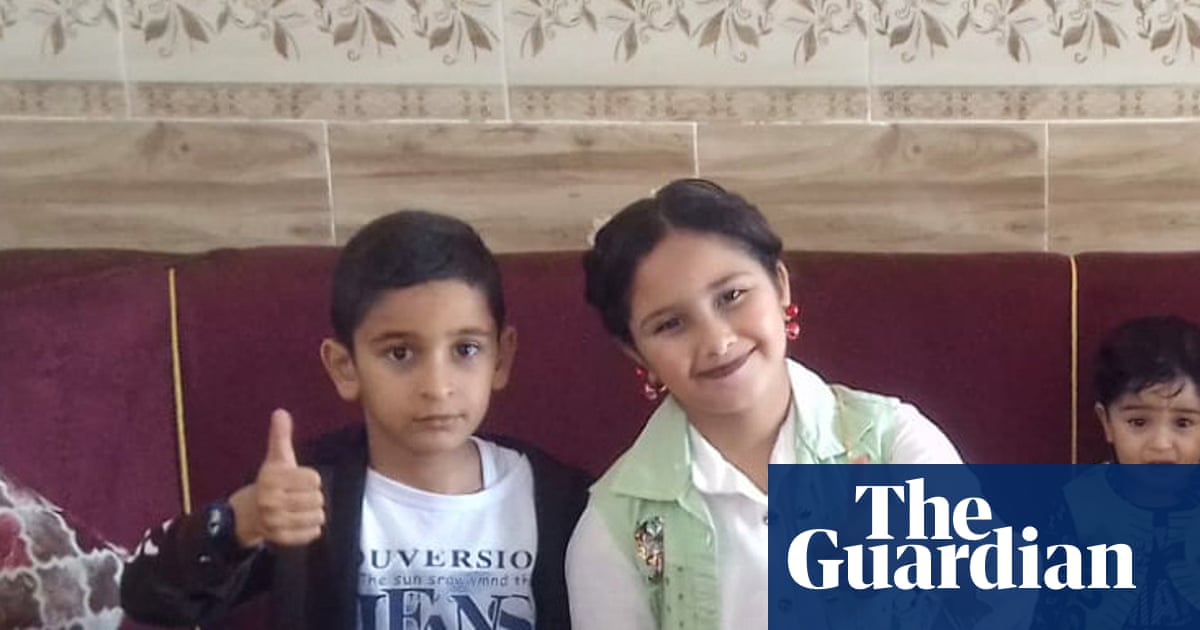 गाझा वॉटर पॉईंट येथे तरुण भावंडांची हत्या केल्याने जीवनातील आवश्यक वस्तू आता एक प्राणघातक संकट मिळविते | गाझा गाझा वॉटर पॉईंट येथे तरुण भावंडांची हत्या केल्याने जीवनातील आवश्यक वस्तू आता एक प्राणघातक संकट मिळविते | गाझा