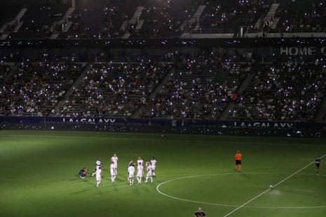 A Shilling for the Meter – floodlights go out at LA Galaxy v Vancouver, but the fans find a quick solution