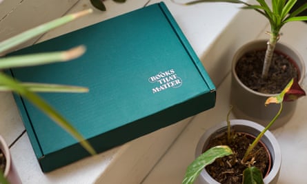 Uma caixa de assinatura do Books That Matter.