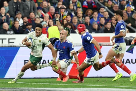 Sacha Feinberg-Mngomezulu scores South Africa’s fourth try