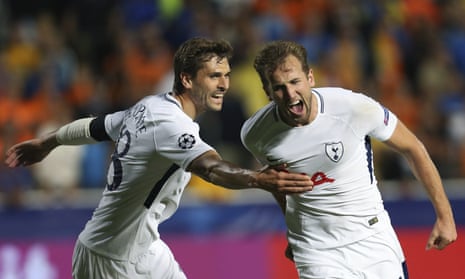 Harry Kane (right) celebrates his third goal with Fernando Llorente.
