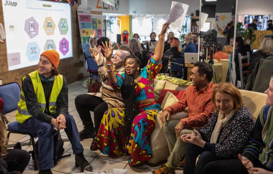 Jump co-organiser Marvina Newton and participants form discussion groups.