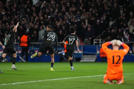 A poor clearance by Filip Jorgensen allows Vitinha to lob him, and PSG lead again.