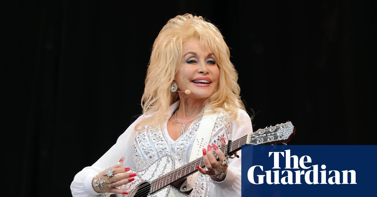 Dolly Parton ‘going to be just fine’ says singer’s sister as she calls for prayers amid health problems