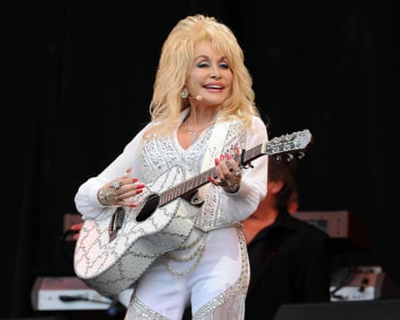 Dolly Parton connected shape pinch a guitar