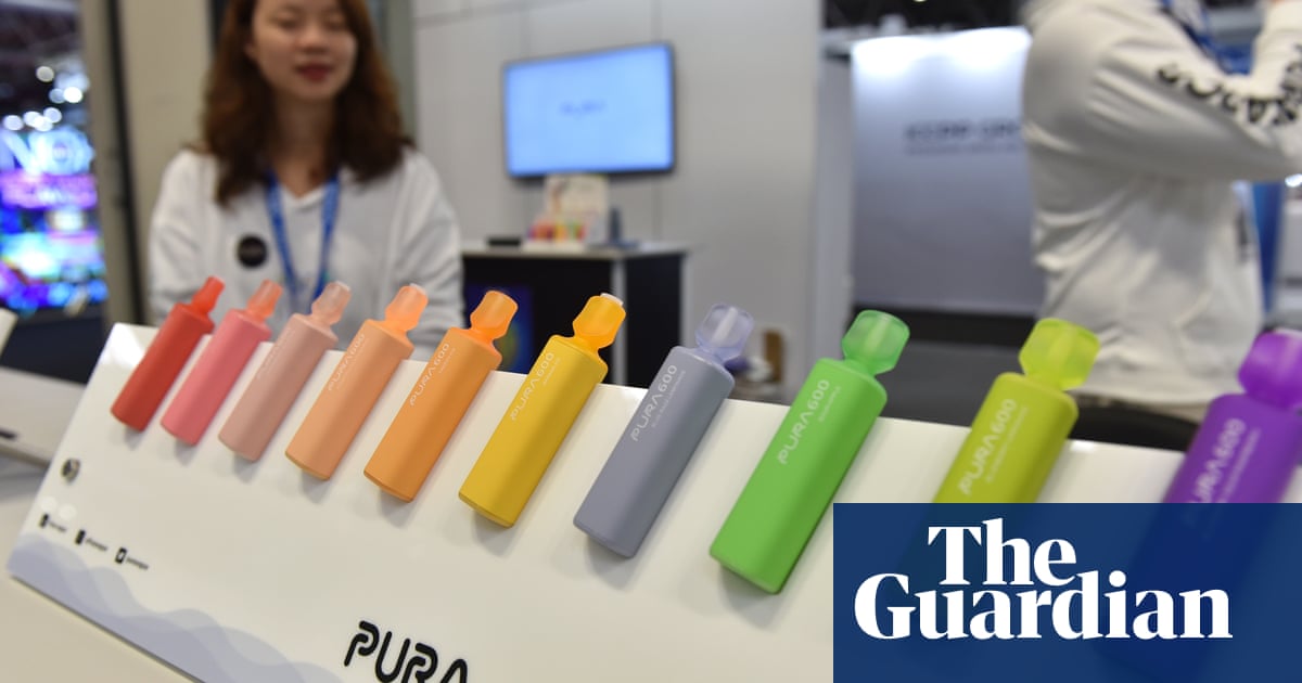 UK campaigners call for tighter regulations on vapes to match tobacco