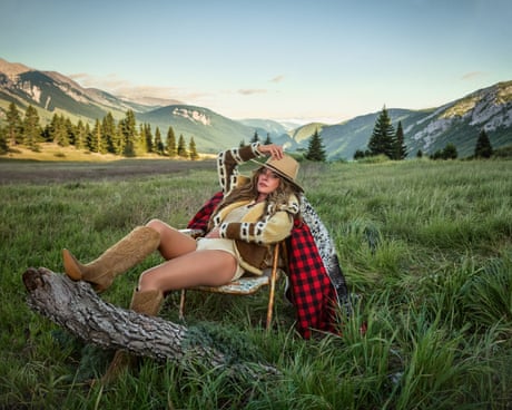Shania Twain: Little Miss Twain review – rootsy revival strays from the dirt track to the middle of the road