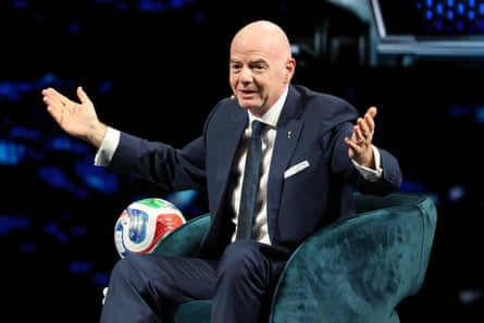 Gianni Infantino says he will reveal the first winner of his Fifa Peace Prize at the World Cup draw in Washington DC on 5 December.