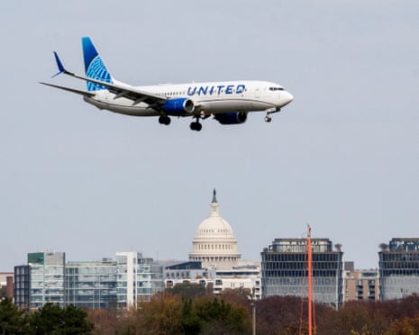A United Airlines plane on approach to land in Virginia