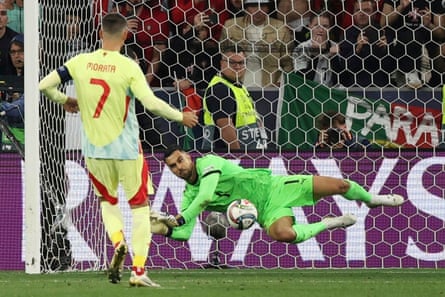 Diogo Costa saves Álvaro Morata’s penalty