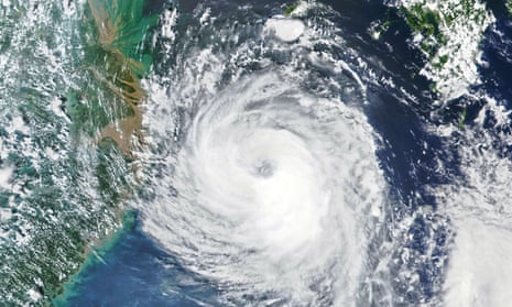 A satellite image of Typhoon Bavi approaching the Korean peninsula.