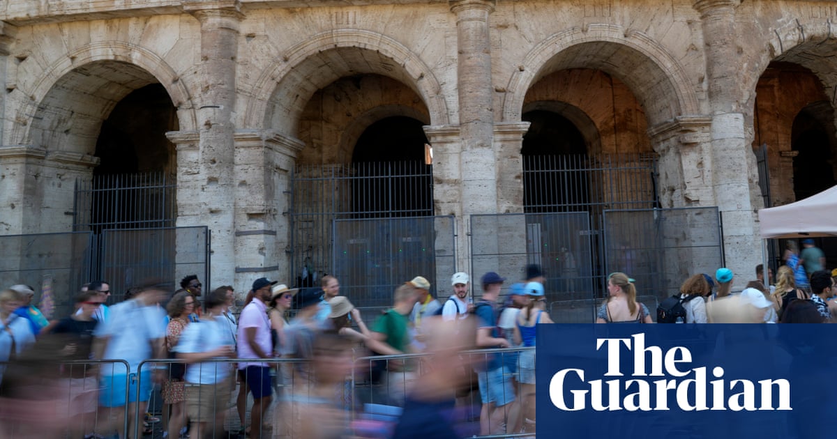 Tourist from England suspected to have carved name on Colosseum wall