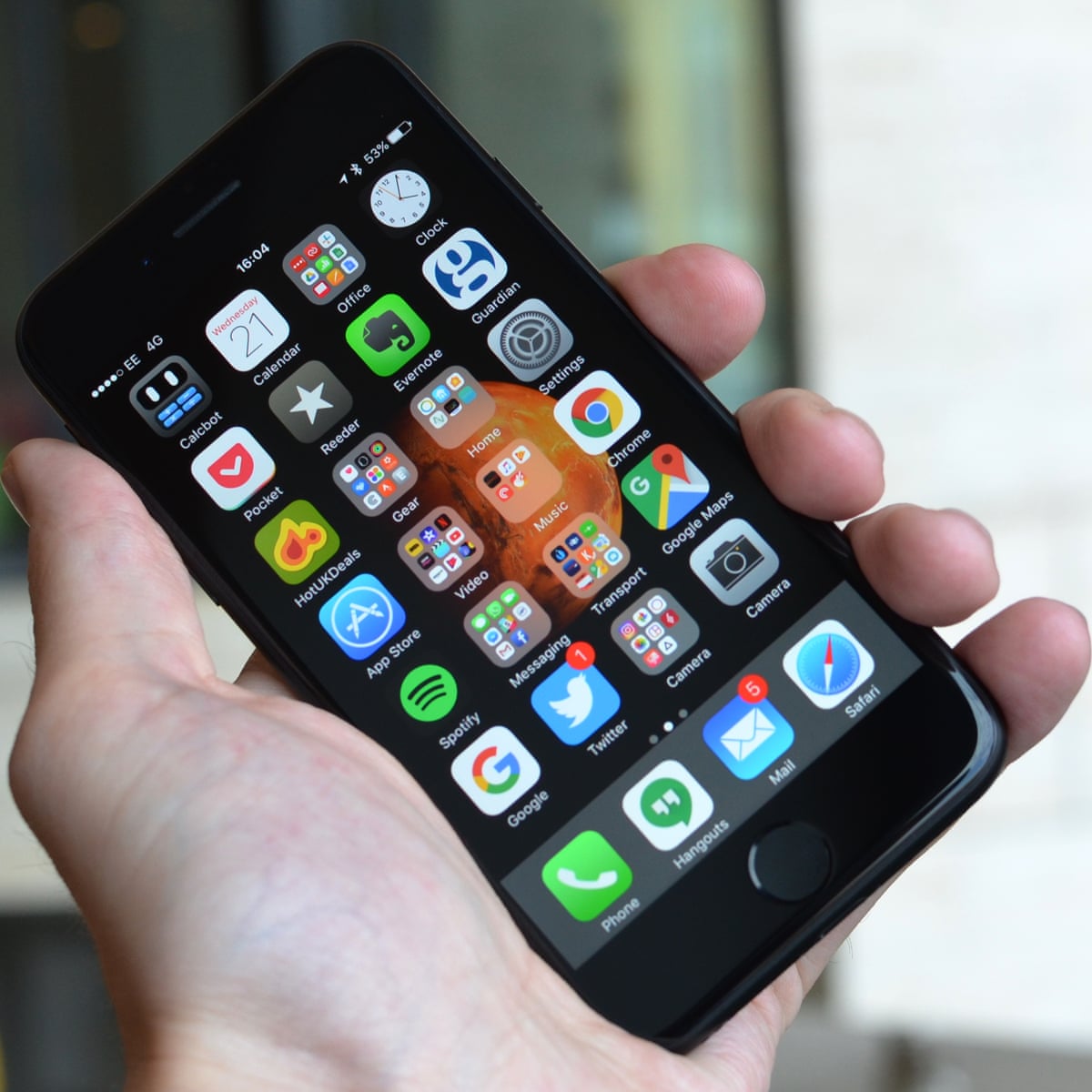 Iphone 7 Review How Good Can A Phone Be If The Battery Doesn T Even Last A Day Technology The Guardian