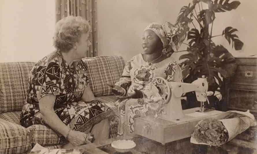 Irene Owens in her south-east London flat with Sally Mugabe during a visit of the Zimbabwean president’s wife to the capital n 1986