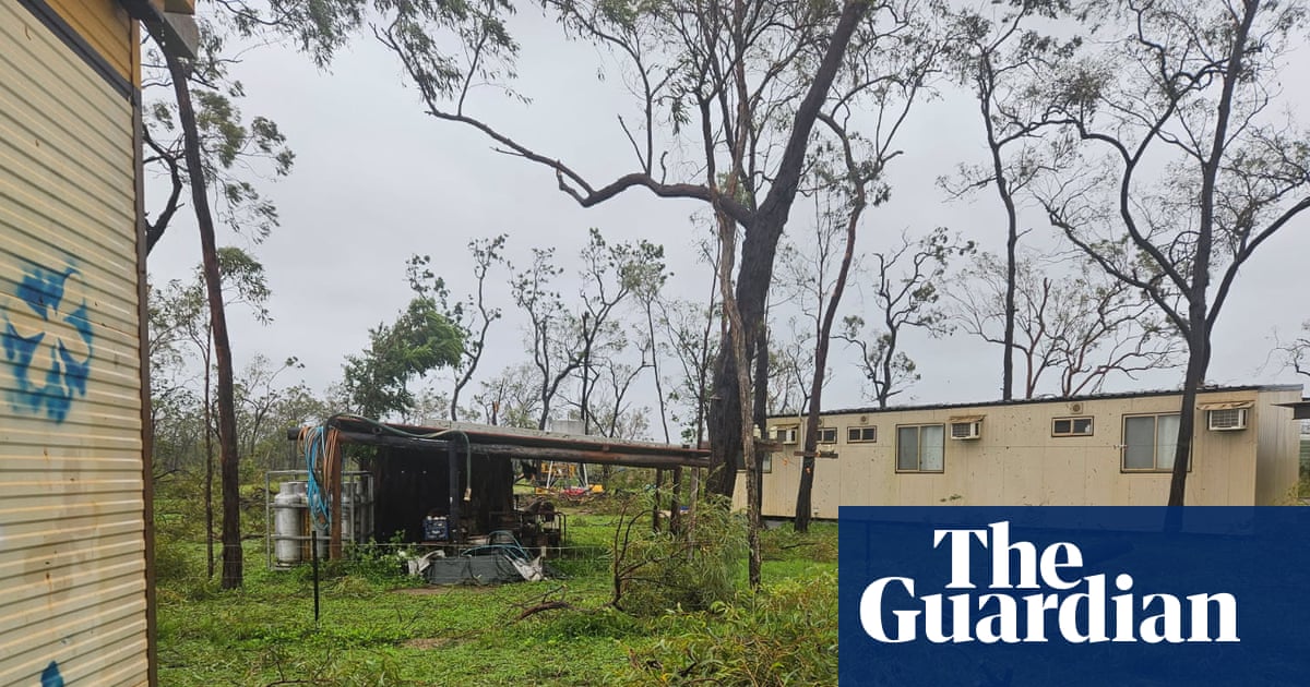 ‘Cyclone-hardened’ Queenslanders shelter in shipping containers as ‘bloody horrendous’ Narelle tears through