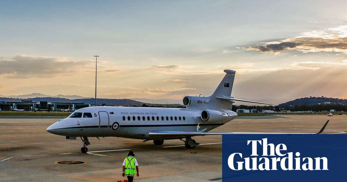 Defence department 'stonewalled' FoI requests on politicians' use of RAAF VIP jet fleet, says Greens