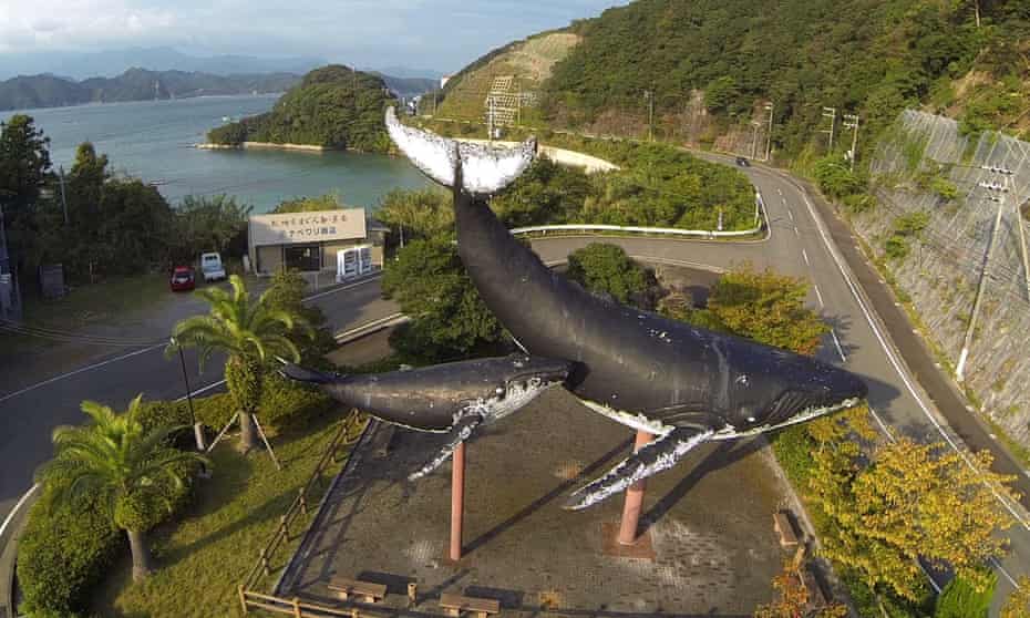 Whale statue at the entrance to Taiji