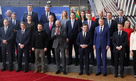 Ukrainian president Volodymyr Zelenskiy and European Council president Charles Michel pose with European leaders.